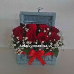 Bunga untuk pacar, handbouquet, bunga buket, bunga tangan, bunga hadiah, kado bunga