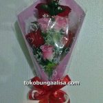 Bunga untuk pacar, handbouquet, bunga buket, bunga tangan, bunga hadiah, kado bunga