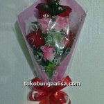 Bunga untuk pacar, handbouquet, bunga buket, bunga tangan, bunga hadiah, kado bunga