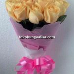 Bunga untuk pacar, handbouquet, bunga buket, bunga tangan, bunga hadiah, kado bunga