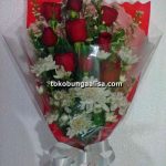 Bunga untuk pacar, handbouquet, bunga buket, bunga tangan, bunga hadiah, kado bunga